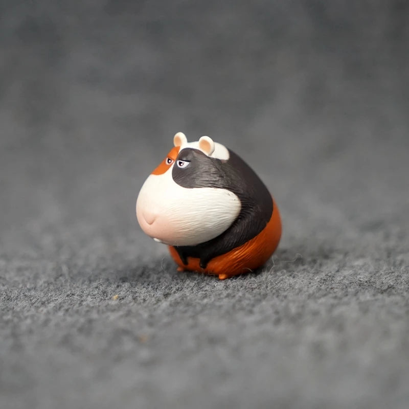 Cute guinea pig cartoon figurine, small PVC animal model for home decor, toy gift, or desk decoration.