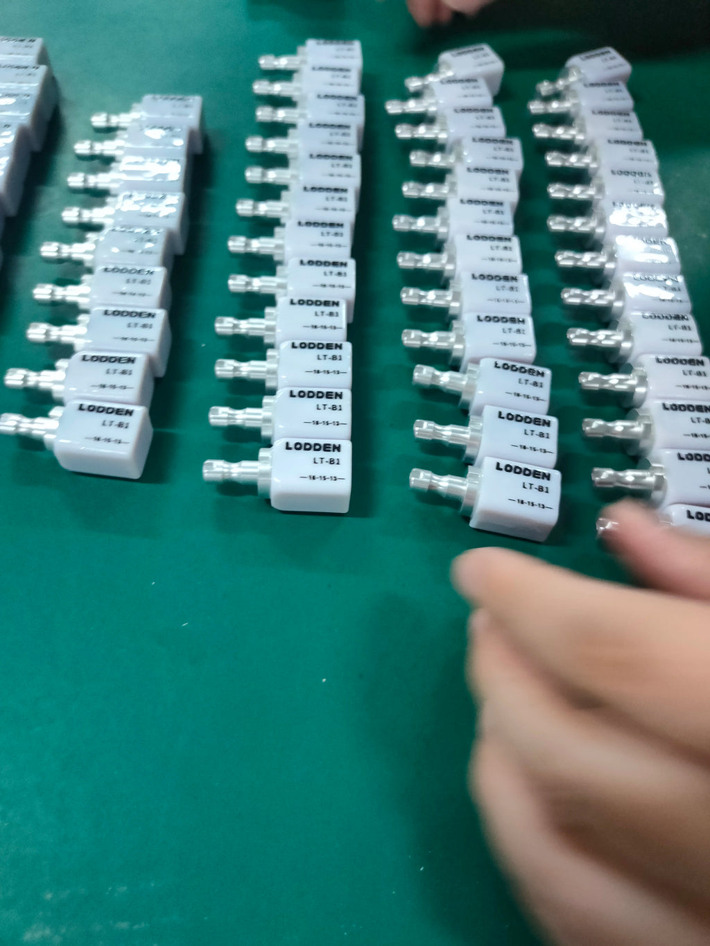 Tidesmit Lithium Disilicate C14 Dental Ceramic Blocks for CAD CAM Sirona Cerec Veneers