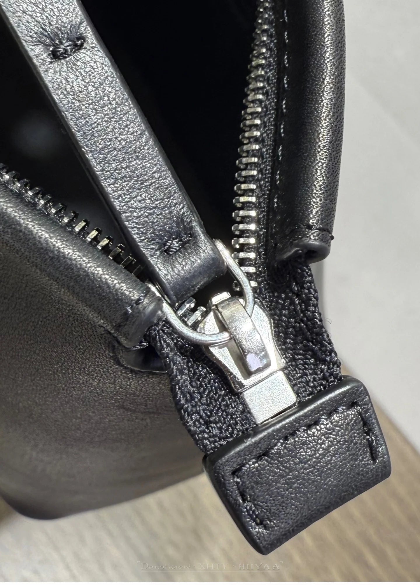 Vintage Genuine Leather Handbag Women Sheepskin Lining Soft Retro Top Grain Cowhide  Water Absorbing Large Capacity Commuter