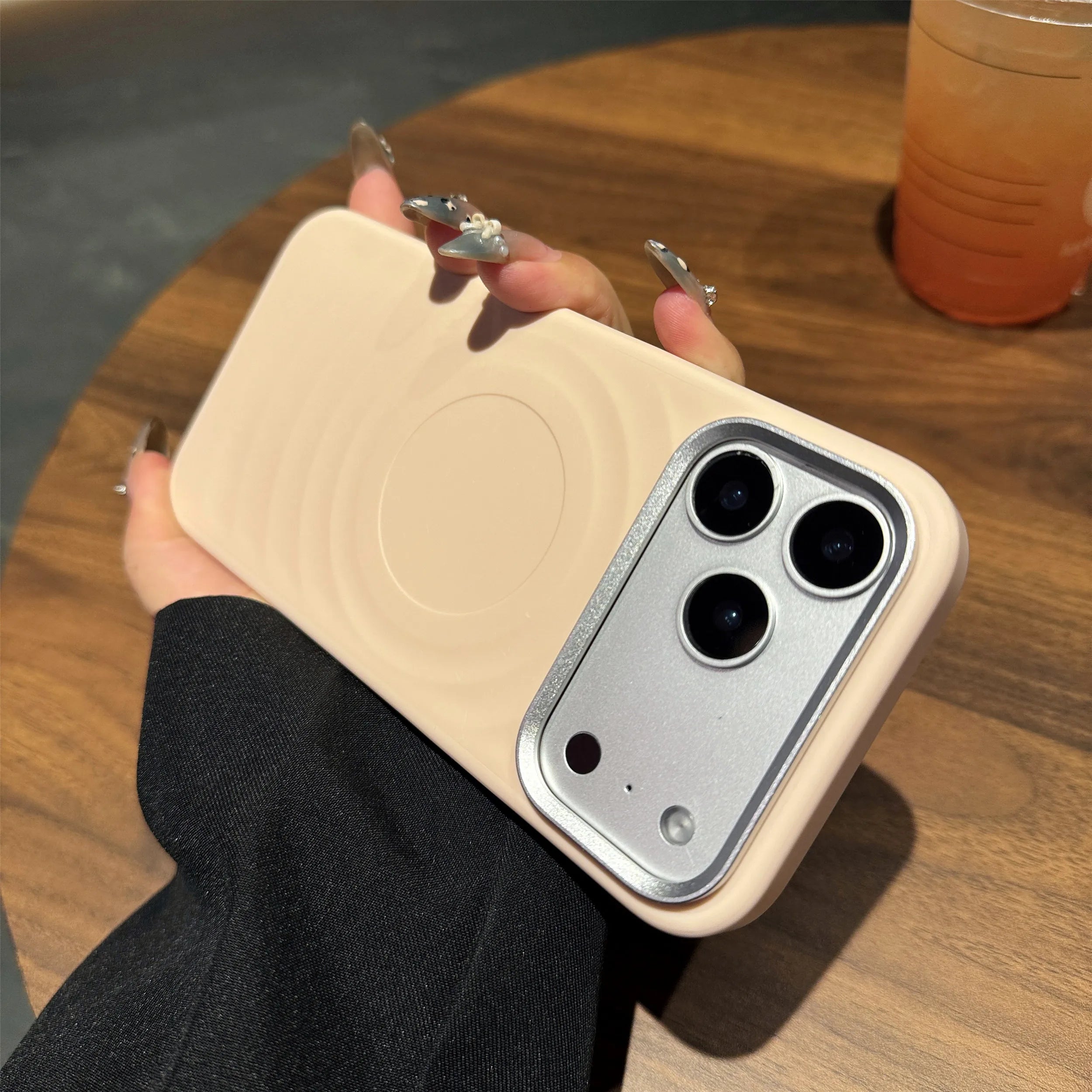 Magnetic iPhone 16 Pro Case: Slim Shockproof Silicone Cover Beige Tidesmit