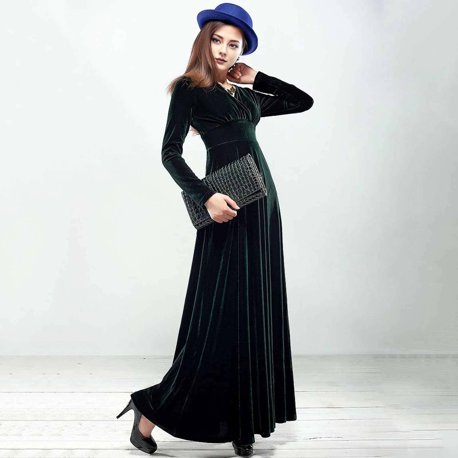 Vintage Women Autumn Long Sleeve V Neck Pleated Velvet Banquet Party Maxi Dress Party Wedding Elegant Evening dress 